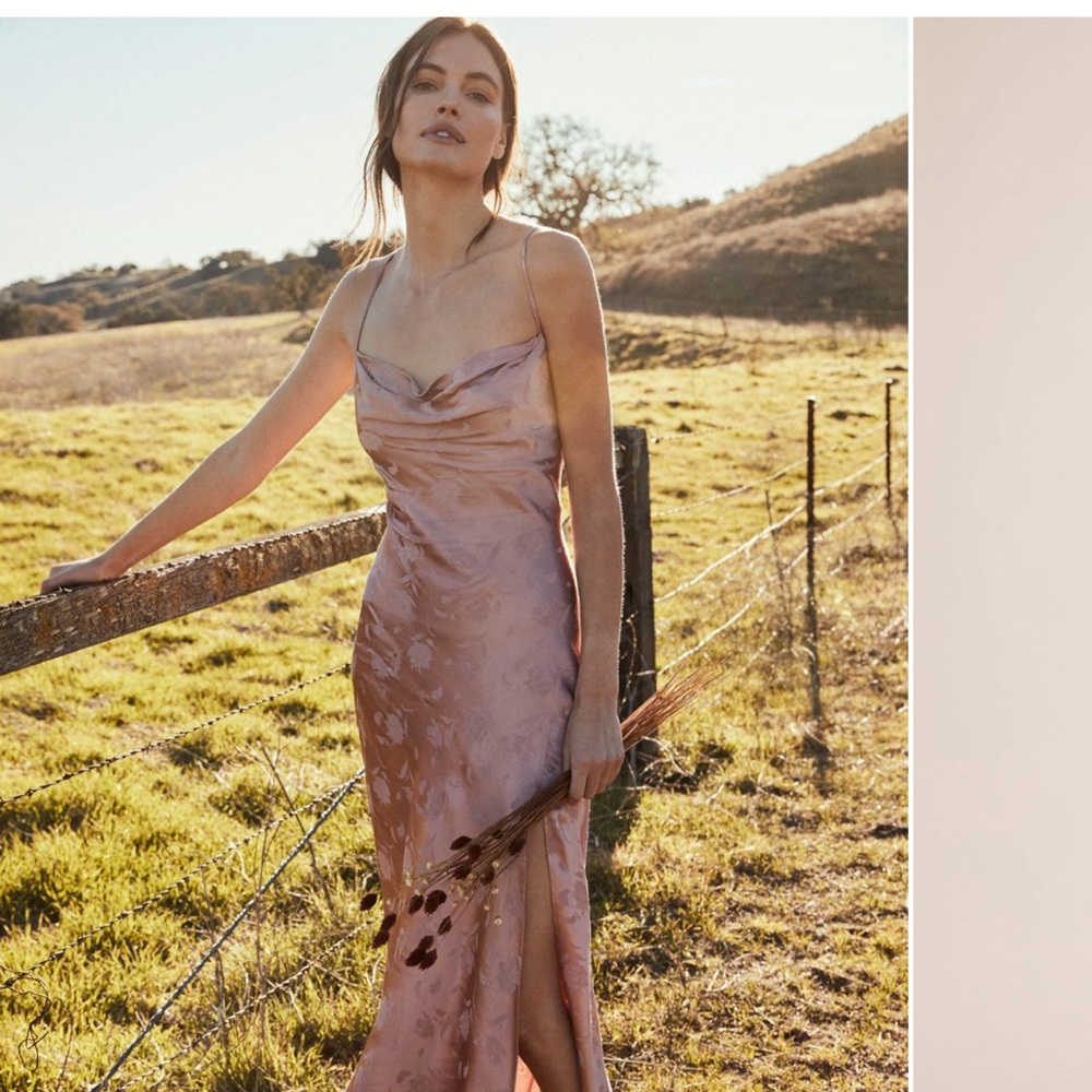 ✨ASTR the Label Gaia Floral Jacquard Midi Dress✨